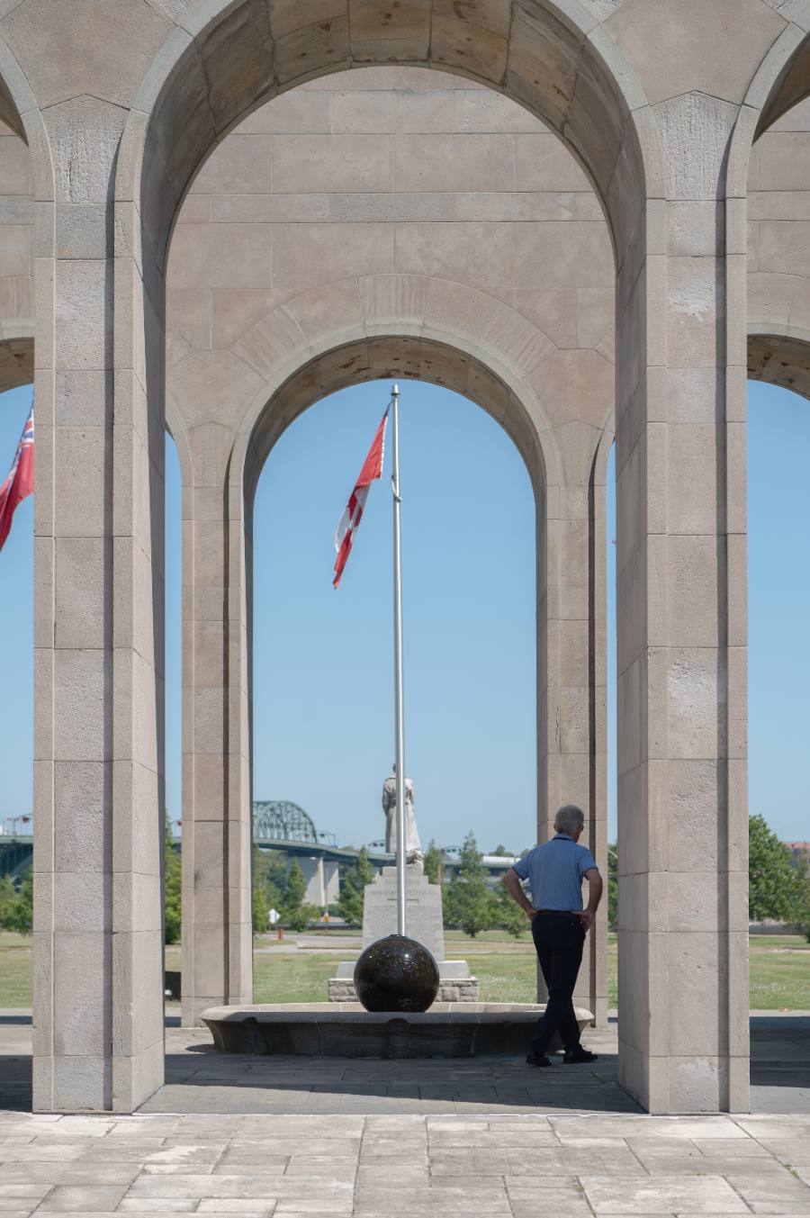 Fort Erie peace memorial with the Canadian flag
